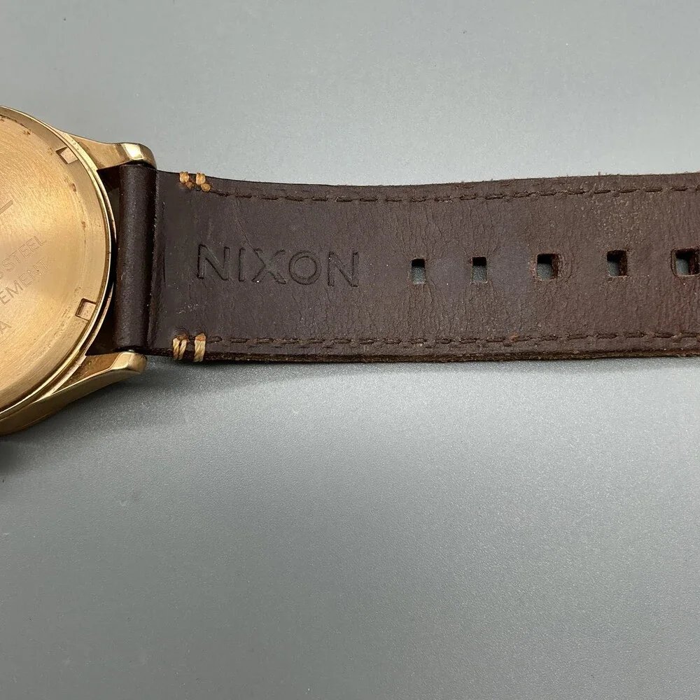 Nixon The Sentry Mens Watch 42mm Gray Dial Brown Leather Day Date New Battery